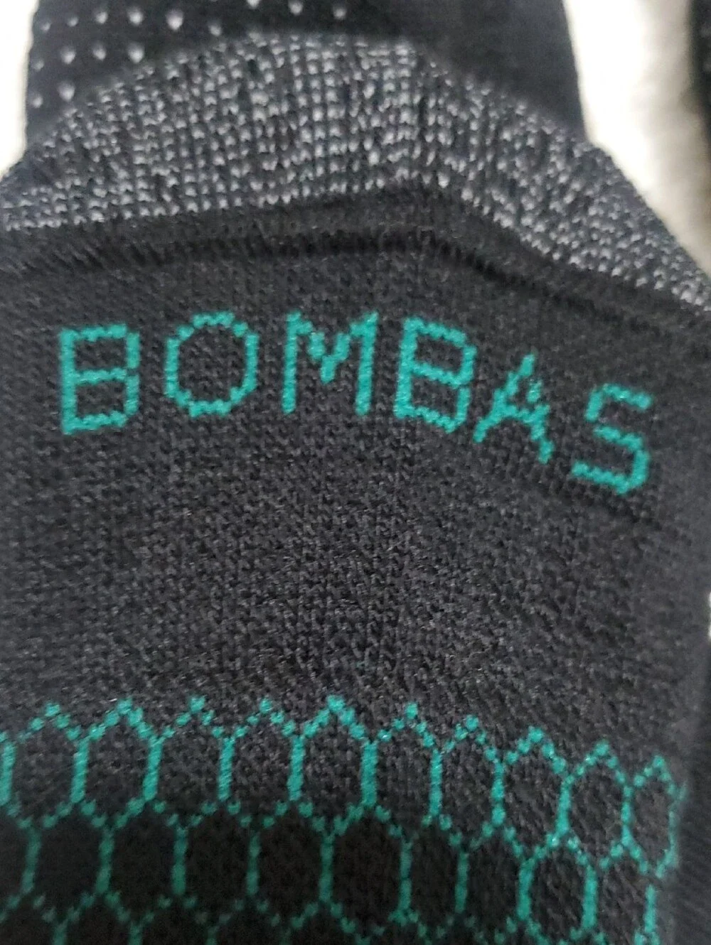 Bombas Low-Cut HEXTEC GOLF Athletic Socks in Black and Teal